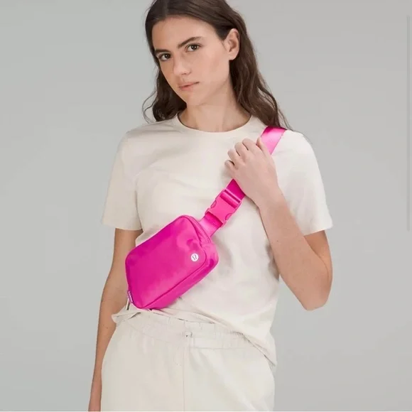 🆕LULULEMON EVERYWHERE BELT BAG PINK - Picture 2 of 8